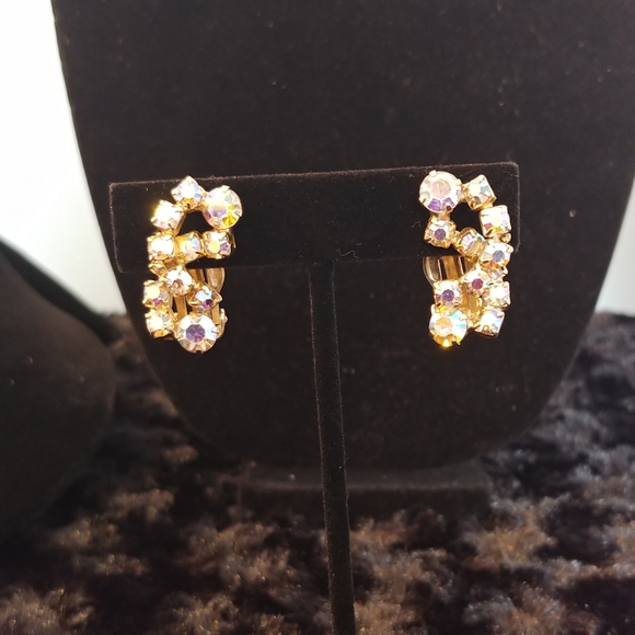 Sparkling Vintage Prong Set Rhinestone Aurora Borealis Earrings - Picture 5 of 8